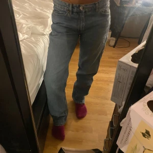 Blå baggy jeans - Sjukt snygga blåa baggy jeans, stl 38 men passar 36