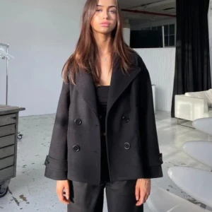 Design by si kappa - Design by si kappa från förra året. Köpt för 757 kr, lite lite nopprig annars väldigt bra skick. Skriv så skickar jag mer bilder