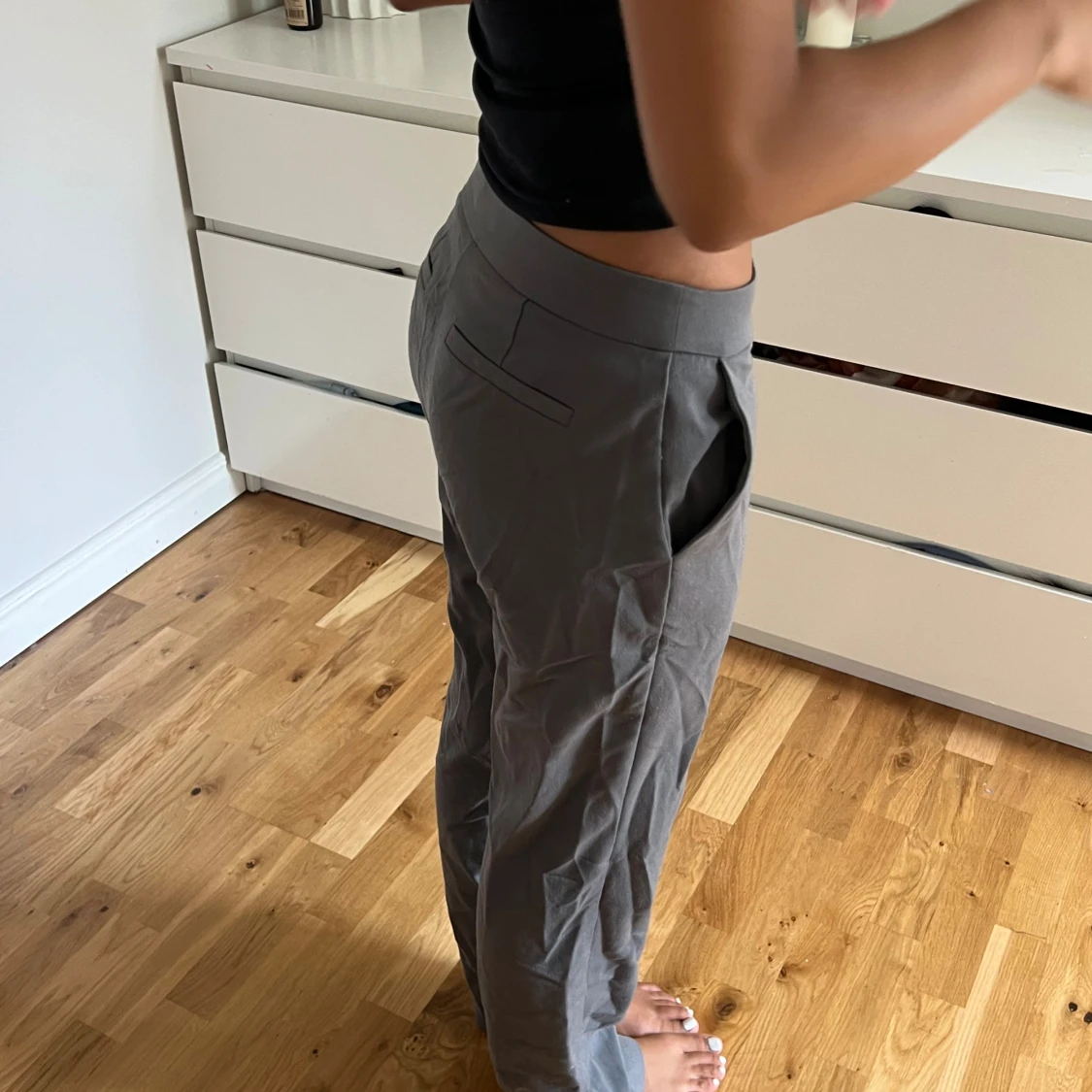 Grå kostymbyxor med rak passform - 2