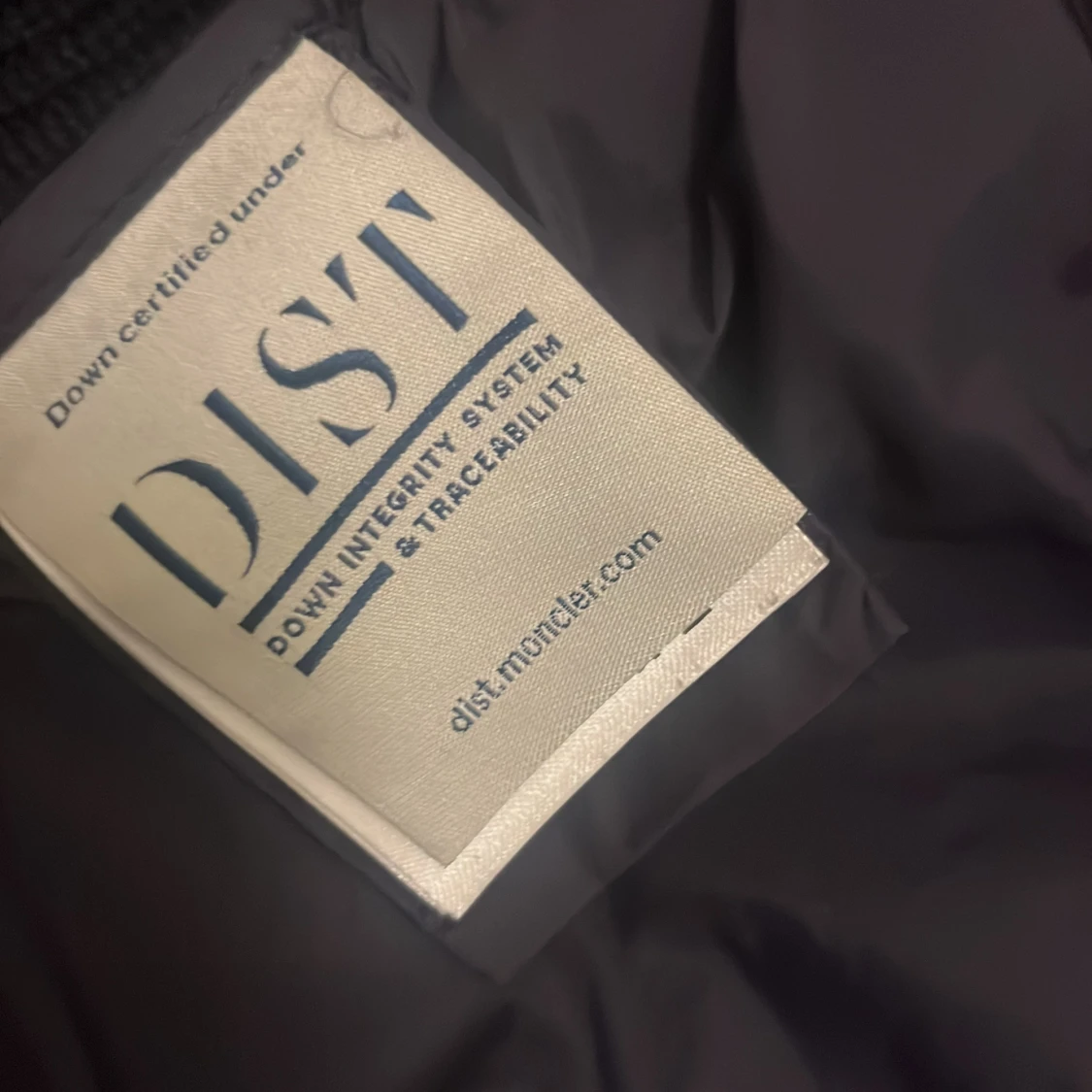 Svart Moncler pufferjacka med huva - 4