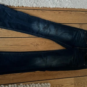 Lågmidjade bootcutjeans - Sjukt snygga jeans från gstar i storlek 26/32
