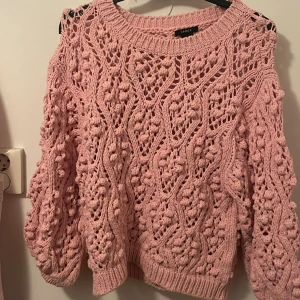 Tjocktröja från Lindex  - Skön, mysig och varm tjocktröja i storlek S. 