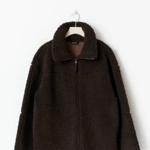 Pile zip jacket från Gina Tricot  - Jättefin, nästan helt oanvänd jacka från Gina🩷 skriv gärna innan du köper, svarar snabbt  🩷