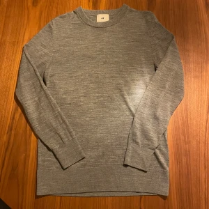 Grå Merino tröja  - Hm Merino tröja | storlek S | Toppskick | Fråga vid minsta fundering |