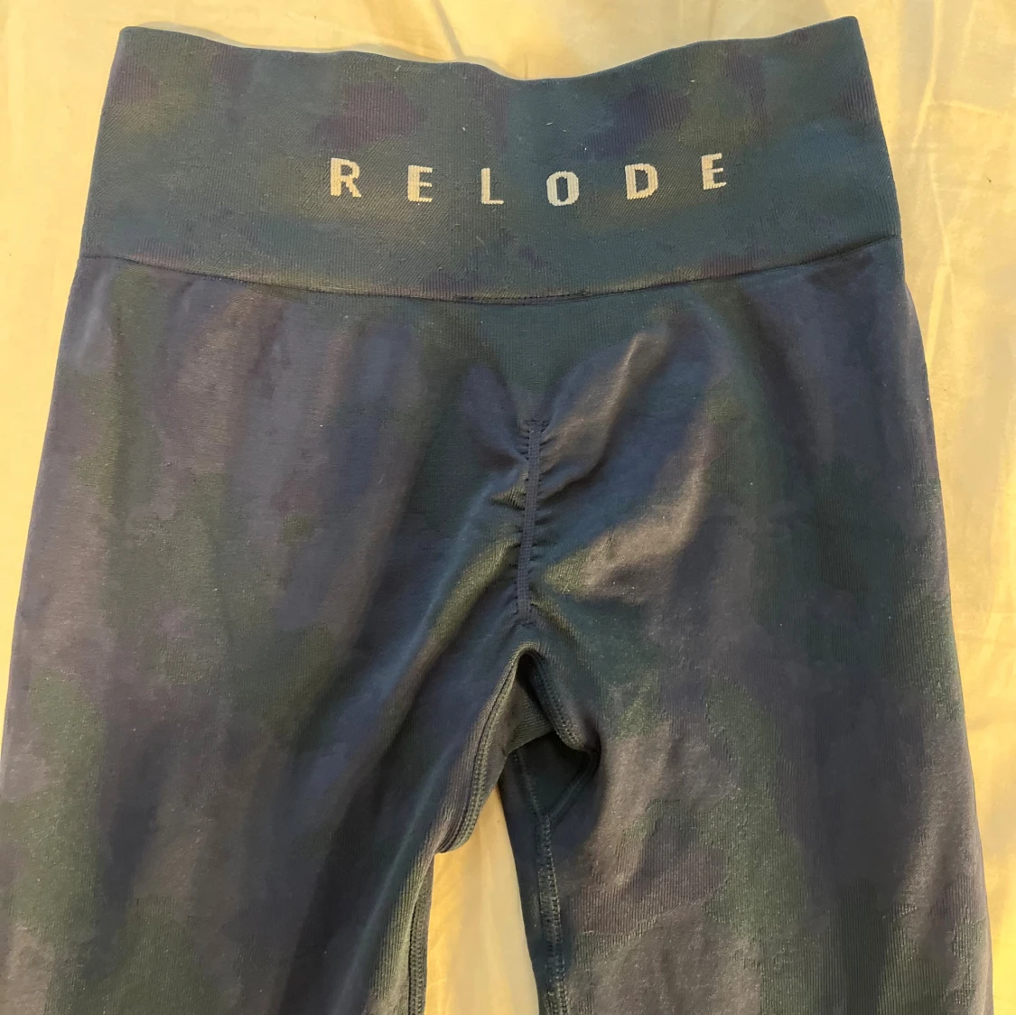 Mörkblå leggings från Relode - 3