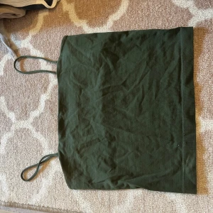 Linne - Fint skick. Dubbeltyg vid bysten 