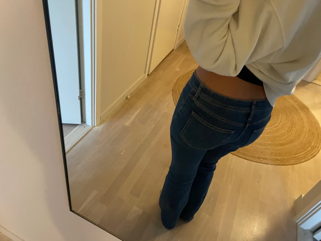 Blå bootcut jeans med låg midja - 2