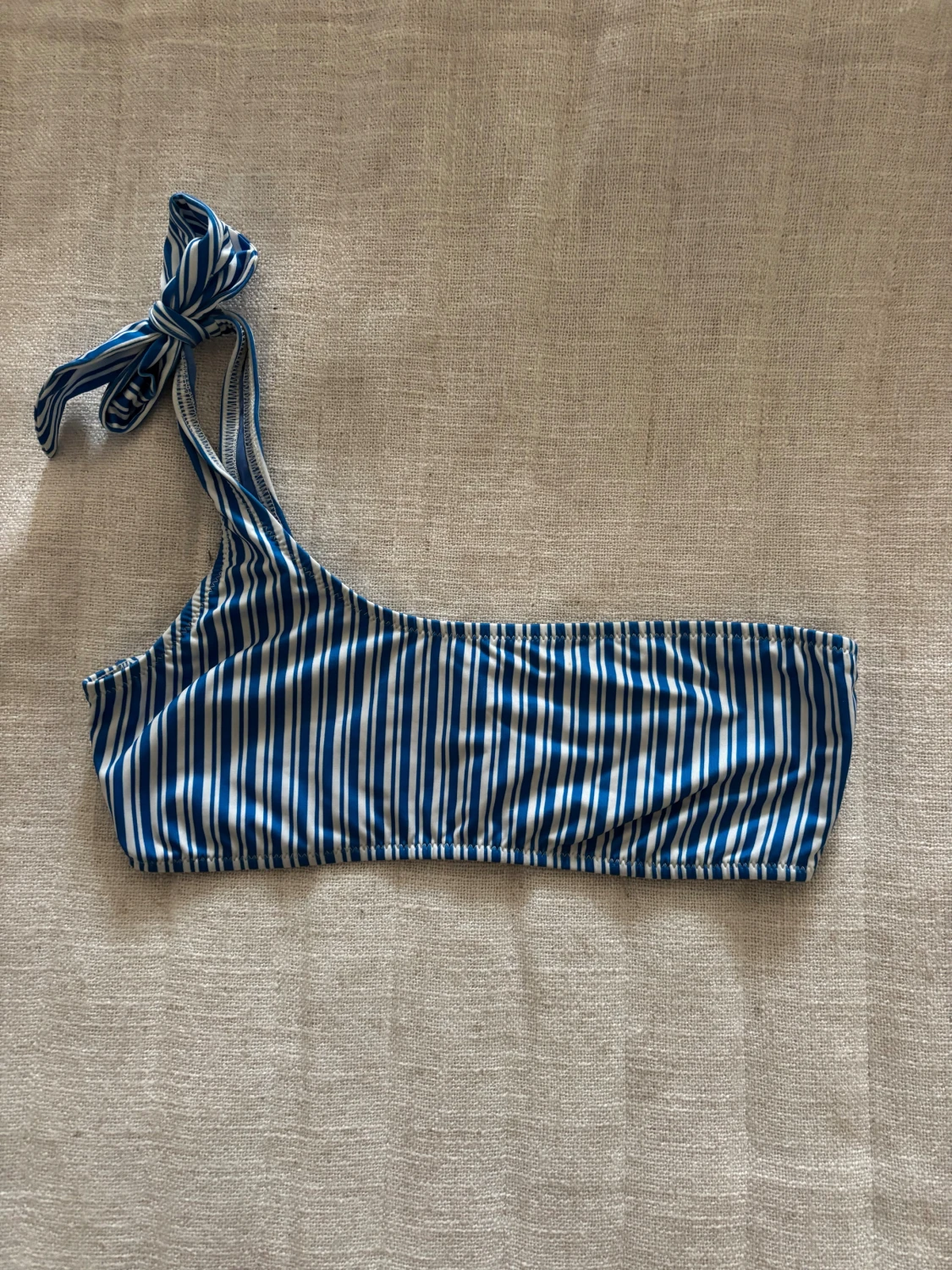 Randig bikiniöverdel från Benetton