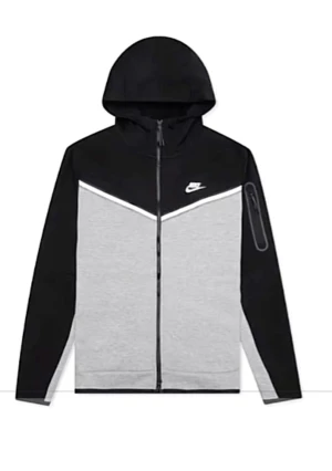 Nike tech i svart och grå - Säljer denna nike tech fleecen eftersom att jag aldrig använder den längre, den är köpt kanske 4 år sen från nike i T-Centralen, pris går att diskuteras så klart och kan frakta eller mötas upp!