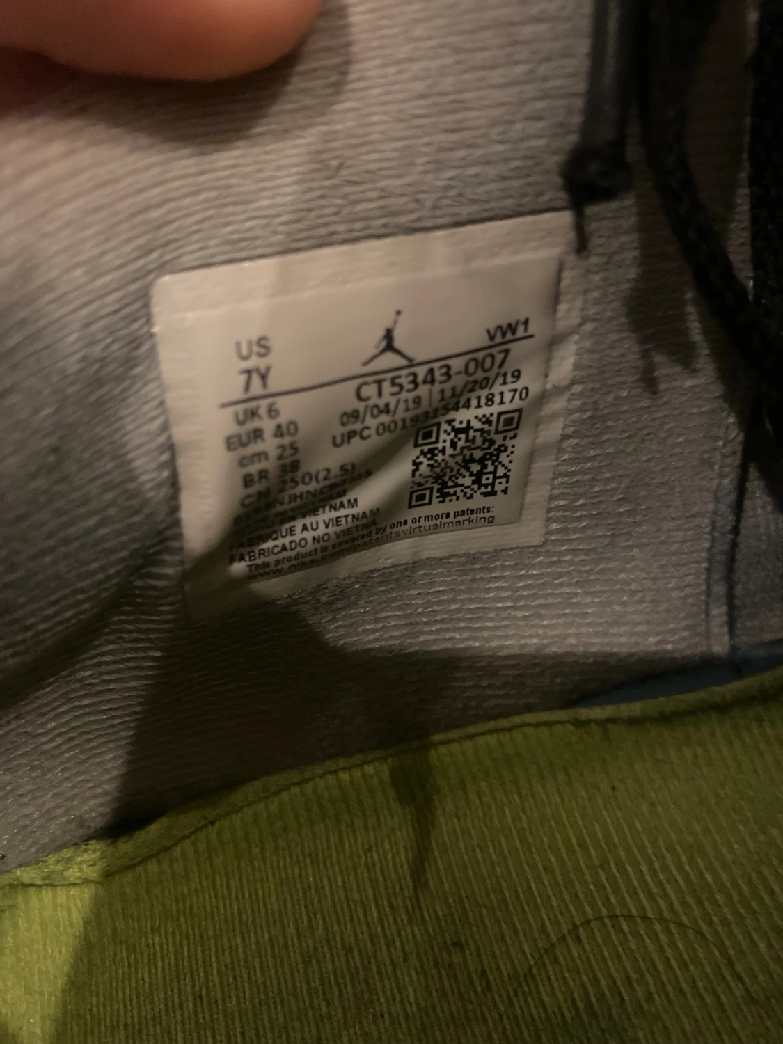 Nike Air Jordan 4 Retro Neon - 5