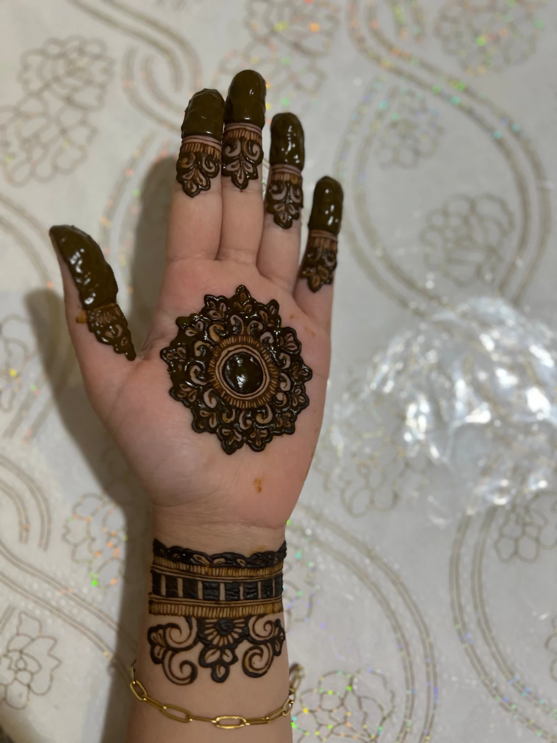 Brunt henna-armband med blommönster - 4