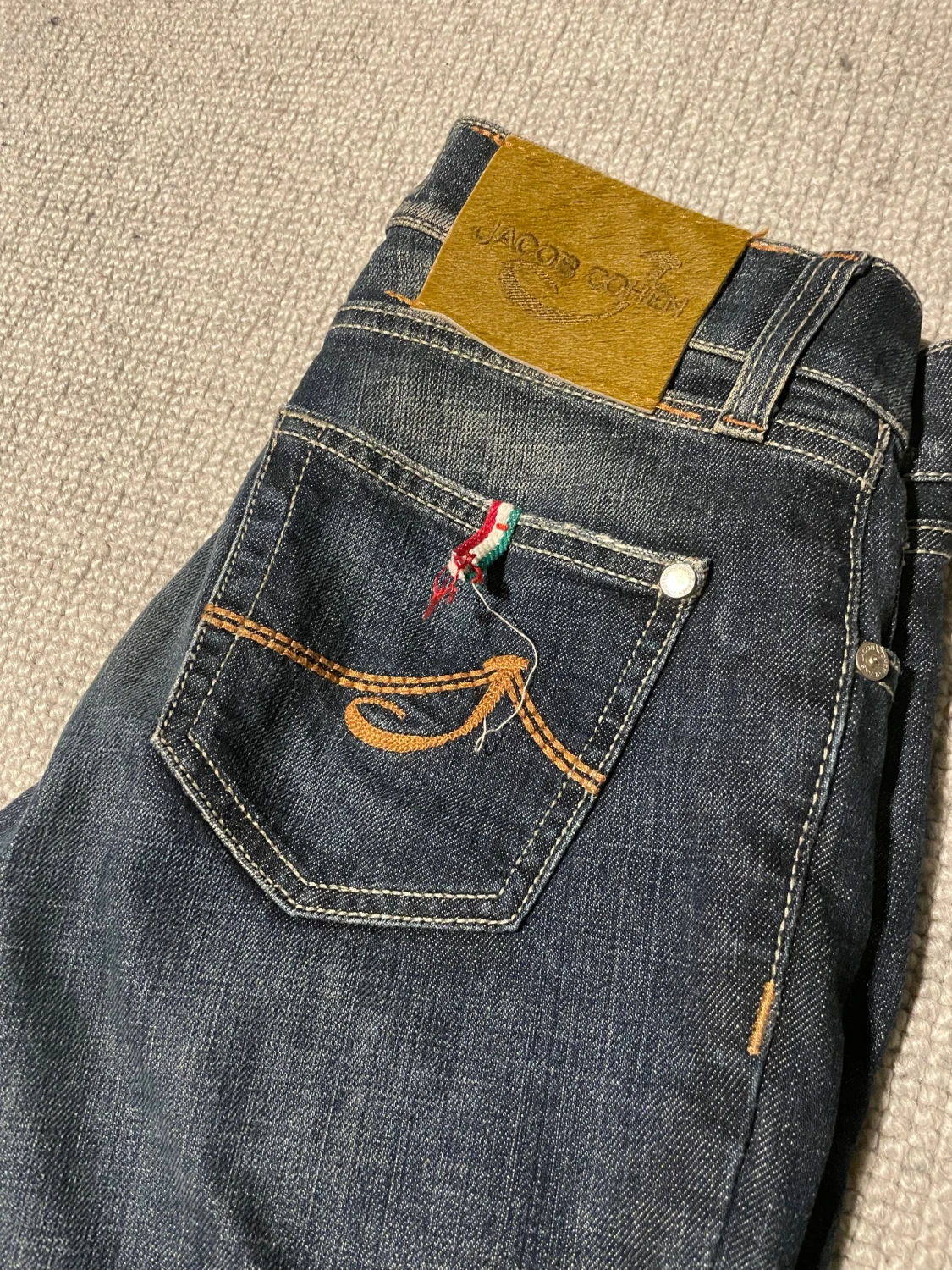Jacob Cohen mörkblå jeans straight fit