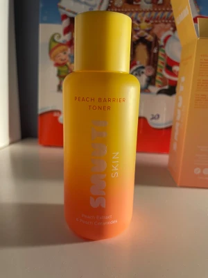 TOM FLASKA - Finns några droppar kvar om du vill testa eller så rengör den om du vill fylla på med din egen toner. Kommer med förpackningen. Perfekt om du vill fylla på din egen toner i!