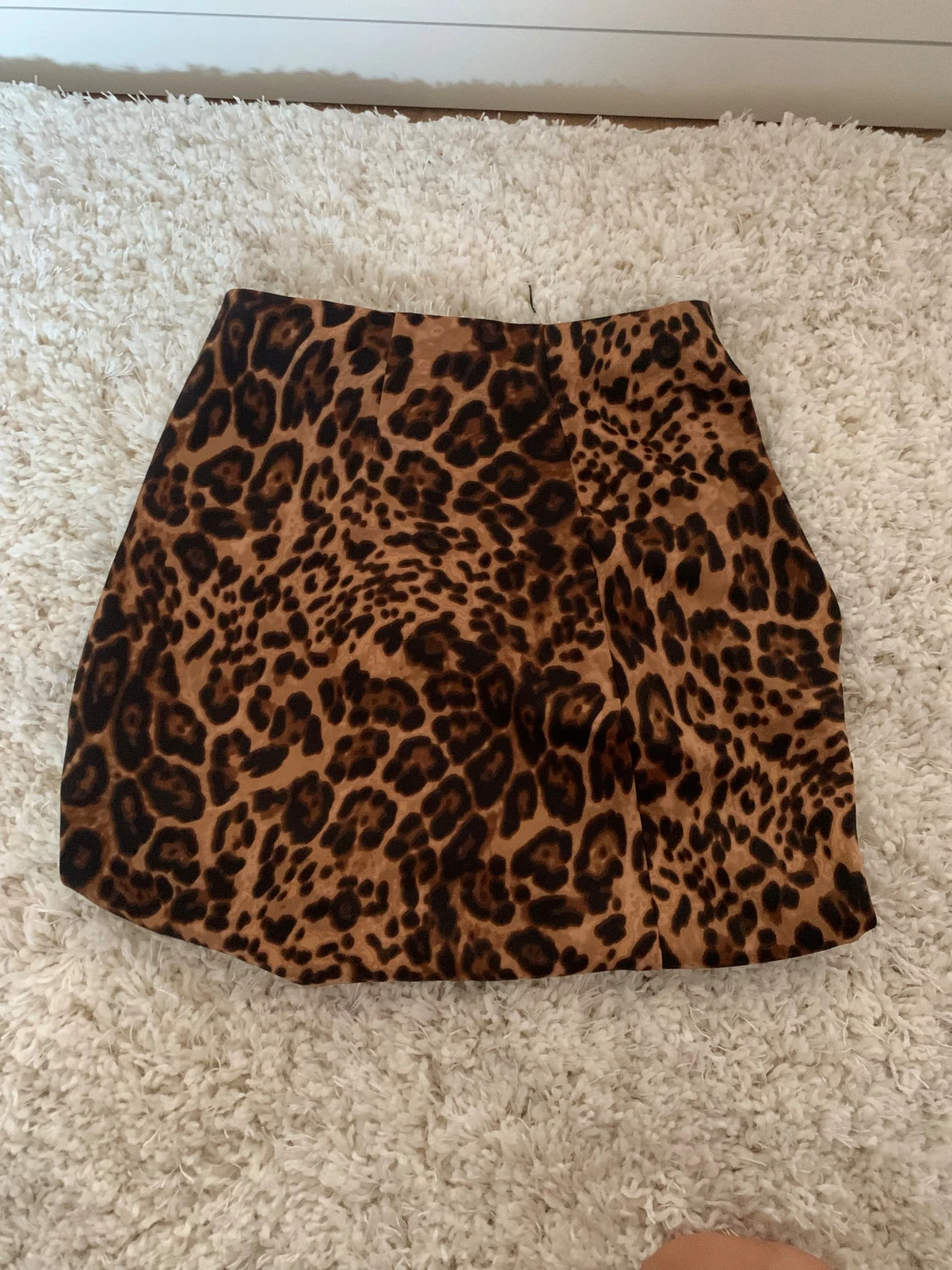 Leopardmönstrad kortkjol i brun - 1