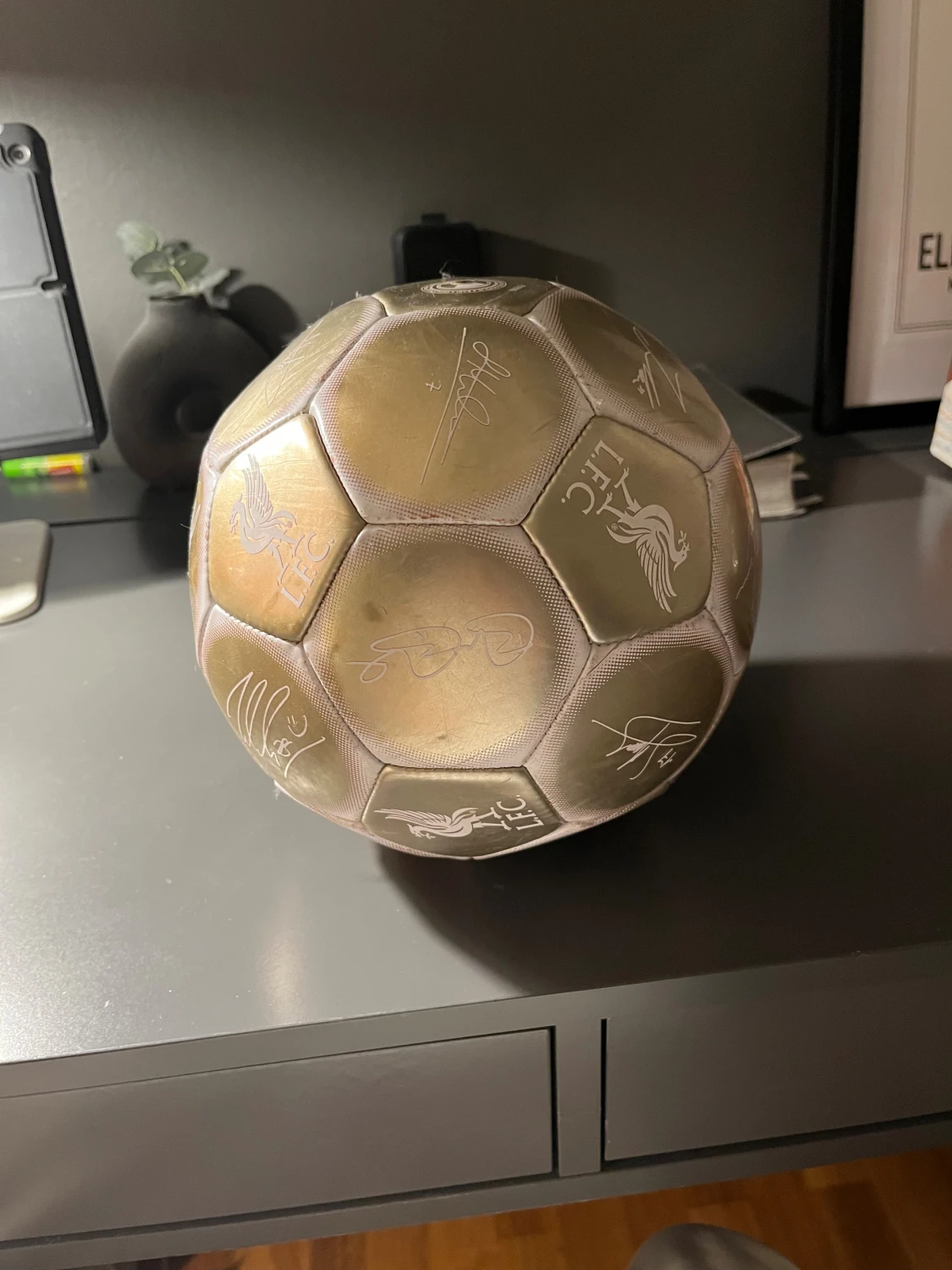 Liverpool FC guld- och kopparfärgad boll - 4