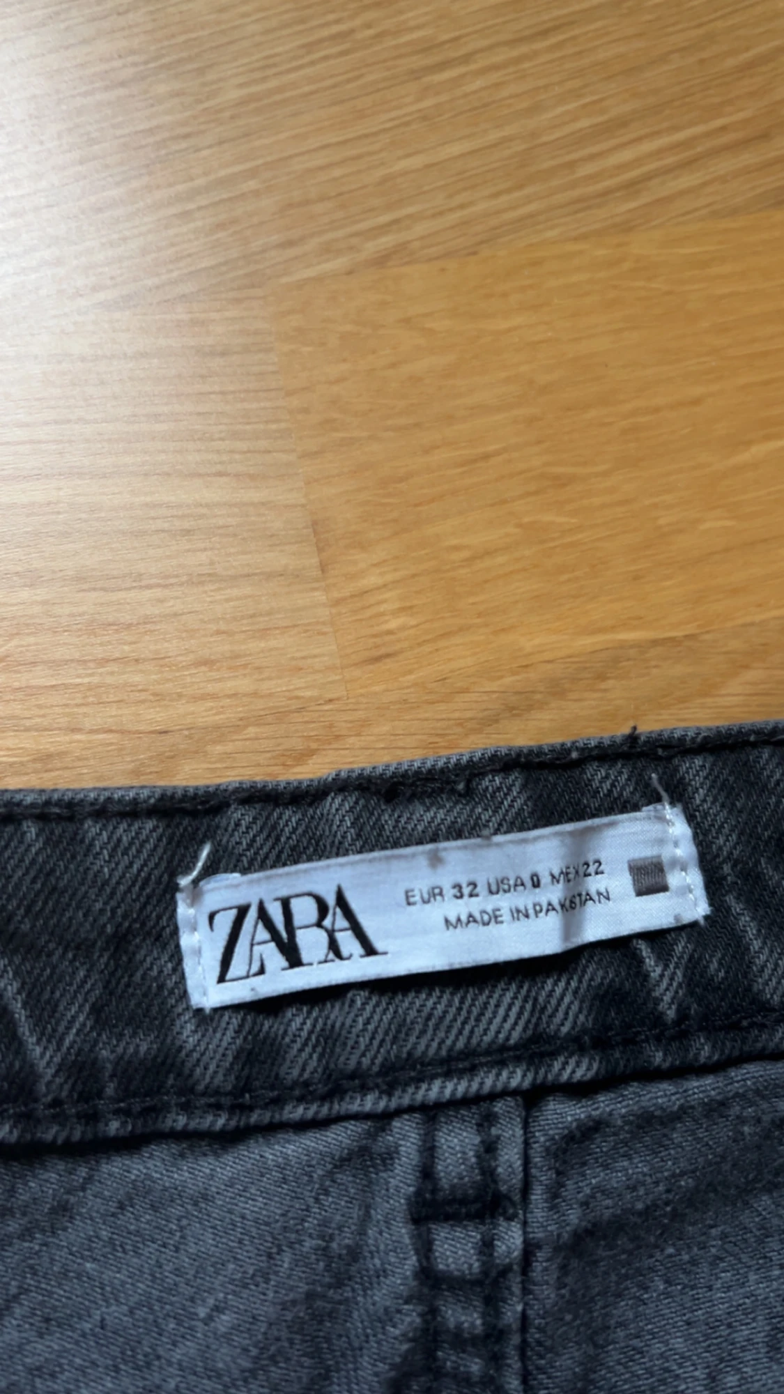 Svarta straight jeans från Zara - 2