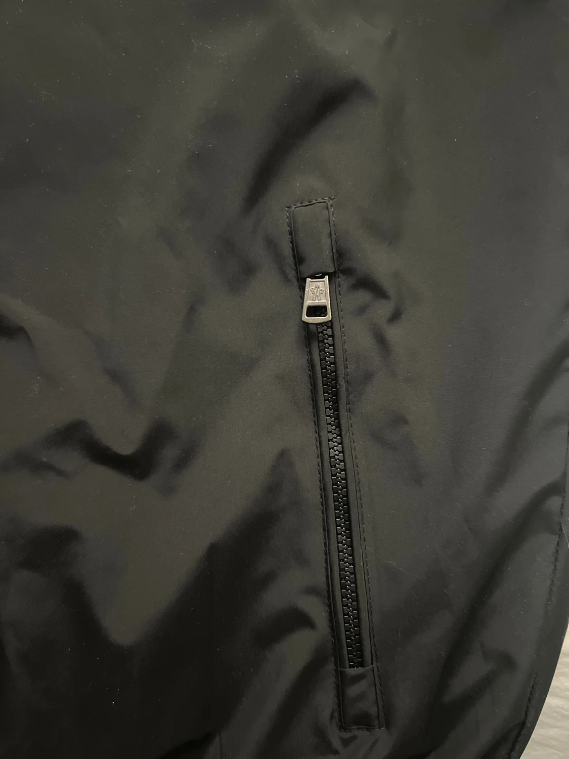 Svart vindjacka från Moncler - 4