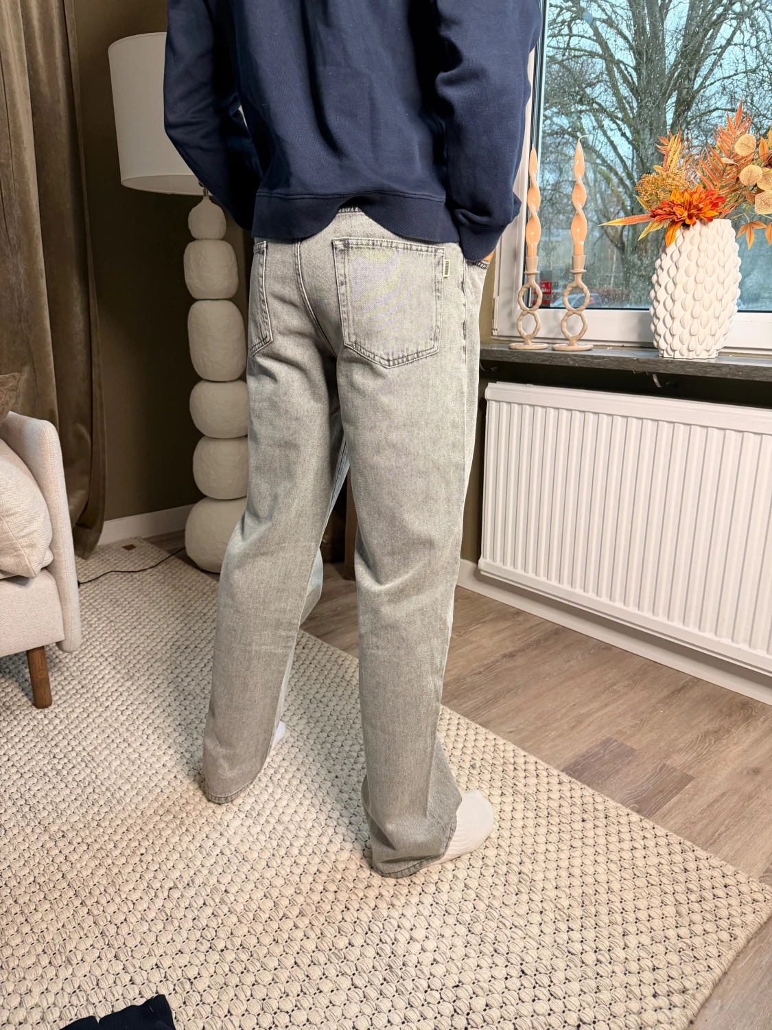 Gråa raka jeans från Woodbird  - 1