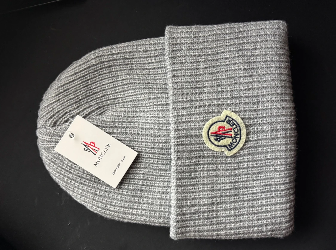 Grå ribbad Moncler mössa - 3
