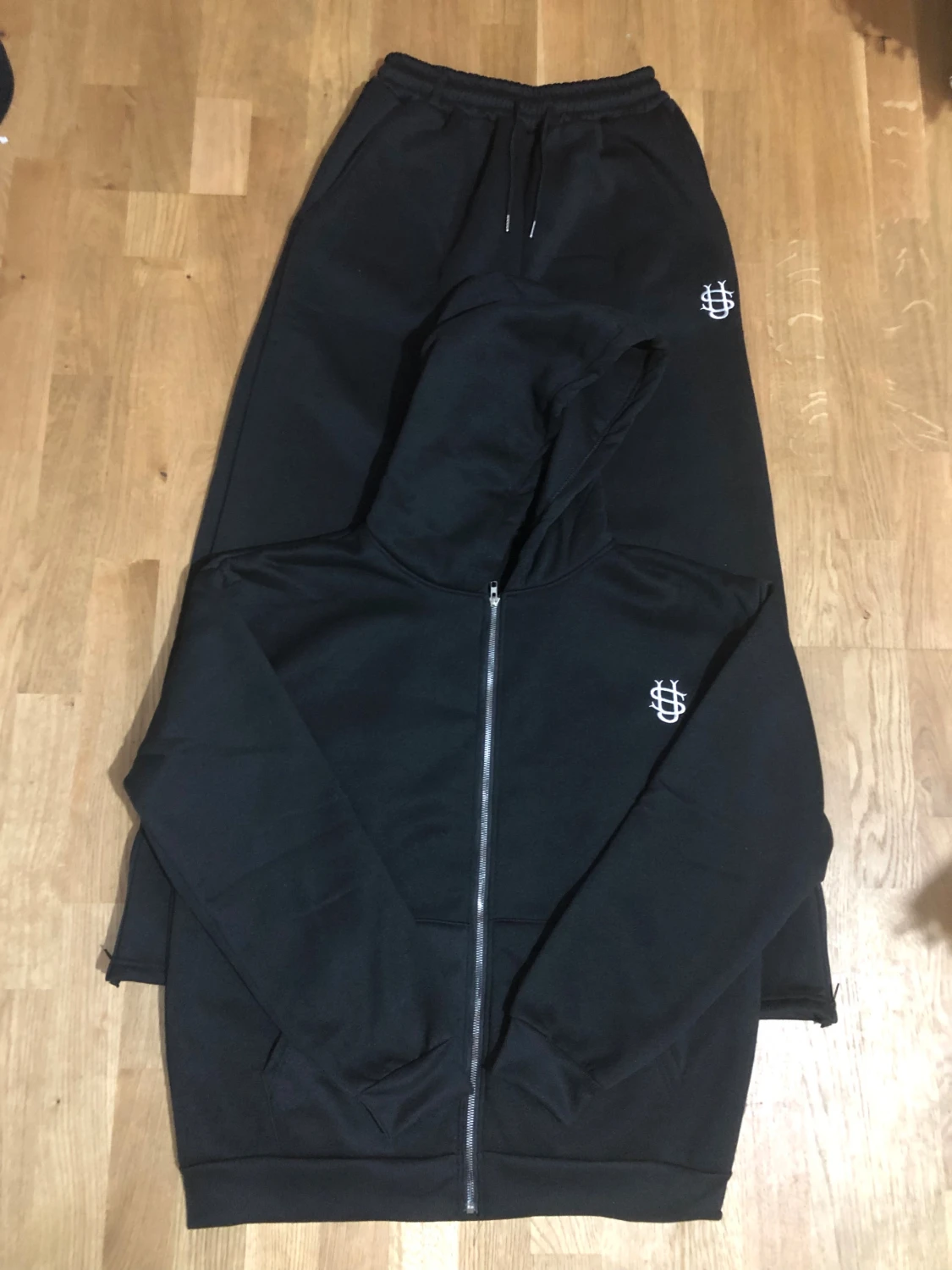 Svart Tracksuit 