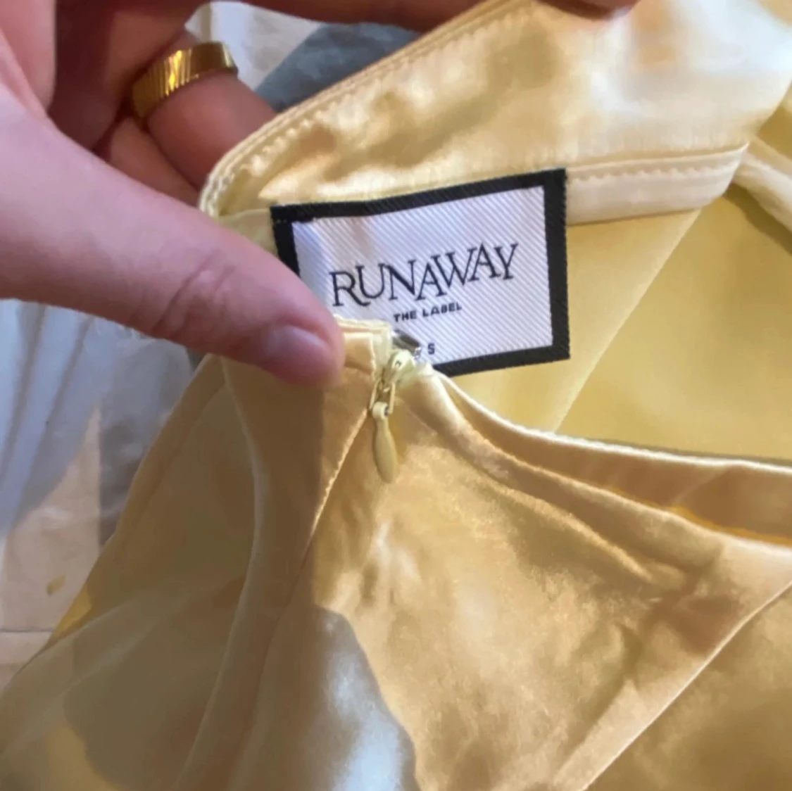 Balklänning från Runaway The Label - 3