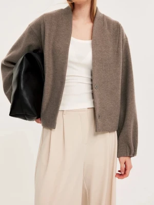 Beige kappa - Superfin beige/brun kappa från Kappahl, storlek L men passar som en S🫶🏻 nyskick!