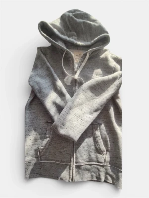 Hollister zip hoodie - Snygg Hollister zip hoodie - Storlek S - DETTA ÄR INTE DET RIKTIGA PRISET, skriv för mer info om pris osv