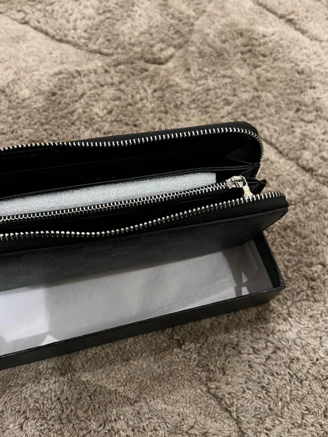  svart rutig plånbok - 2