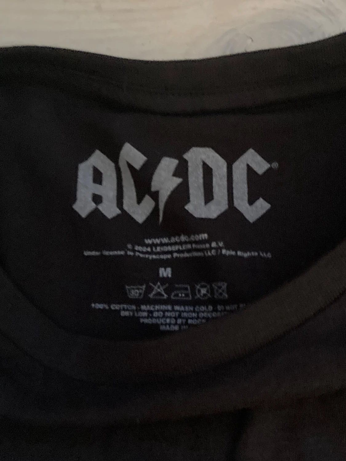 Svart AC/DC t-shirt  - 2