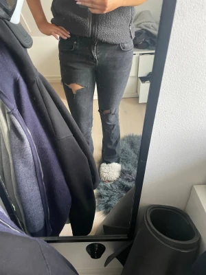Zara jeans - superfina zara jeans i bra skick, skriv vid frågor!