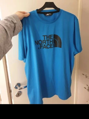 Tränings tshirt  - Aldrig använts 