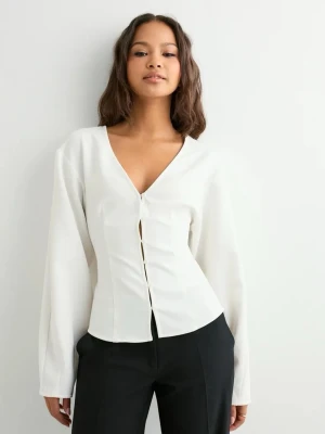 Vit topp - Jätte fin blus säljer då den inte kommer till användning ❣️