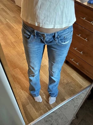Ljusblå raka jeans från LTB - Skit snygga jeans från LTB! Inga defekter, använda ett fåtal gånger.