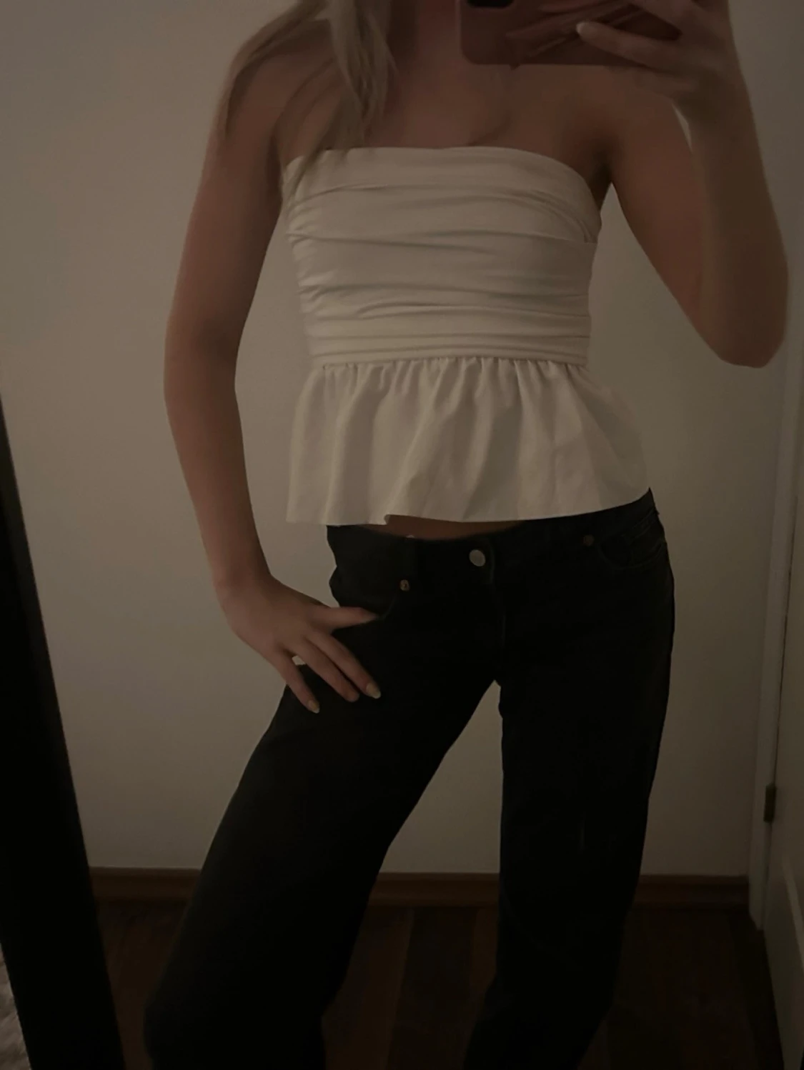 Vit bandeau topp med volang - 1