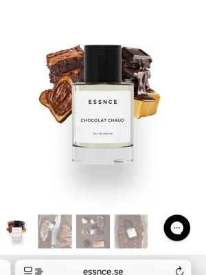Chocolat Chaud Eau de Parfum - En essnce parfym. Den luktar sött och mycket choklad. Den är endast testad 2-3 gånger så mycket kvar i flaskan. 
