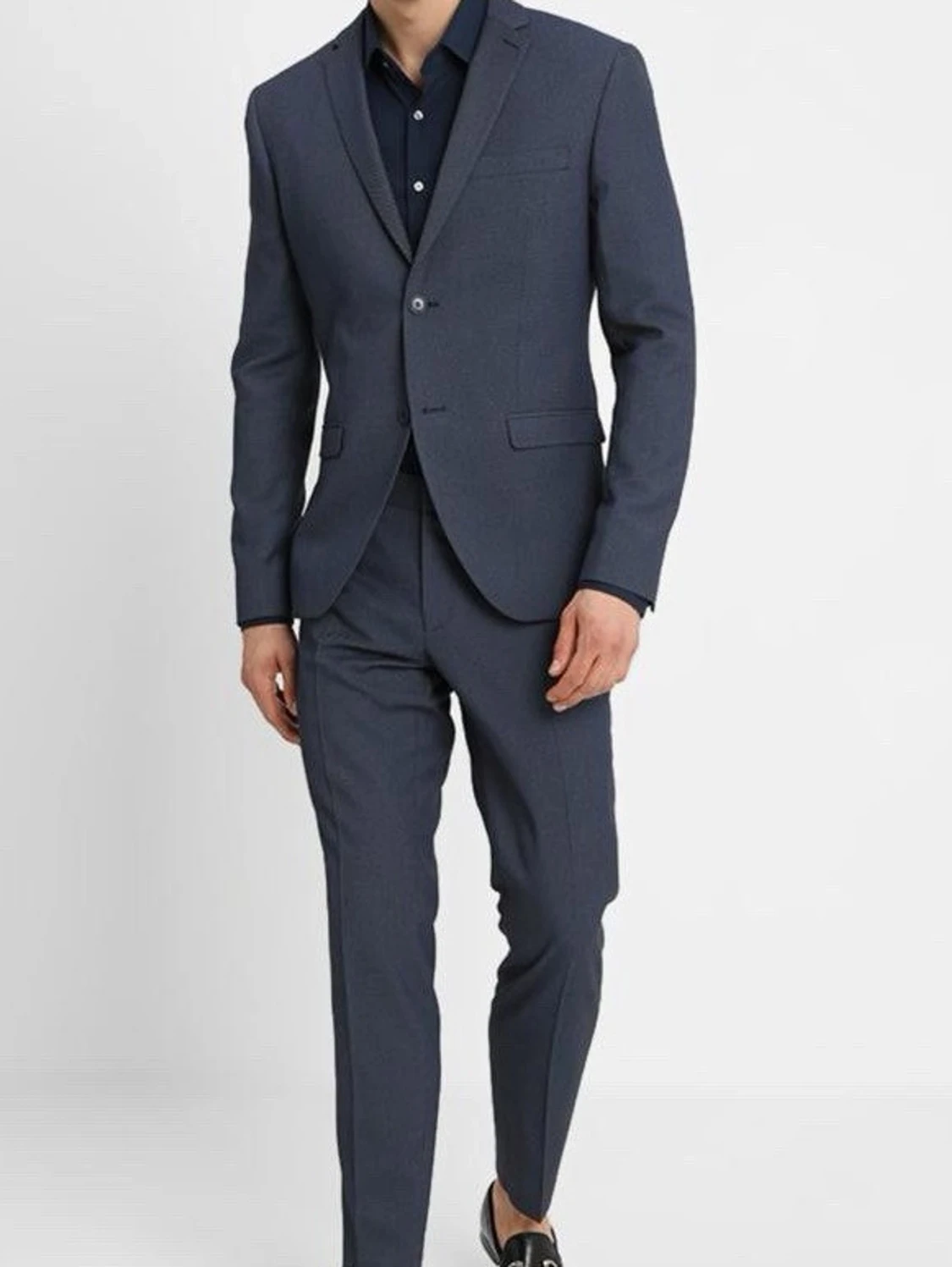 Marinblå kostym med kavaj och byxa