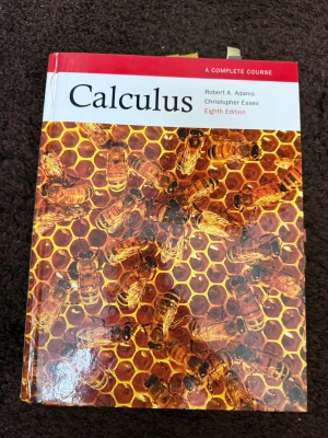 Calculus: A Complete Course (Eighth Edition) - Upptäck grunderna i calculus med denna färgstarka och inspirerande kursbok! Omslaget pryds av bin och honungskakor, vilket ger en unik och modern känsla. Perfekt för dig som vill ta din matte till nästa nivå och gillar visuella och kreativa böcker.