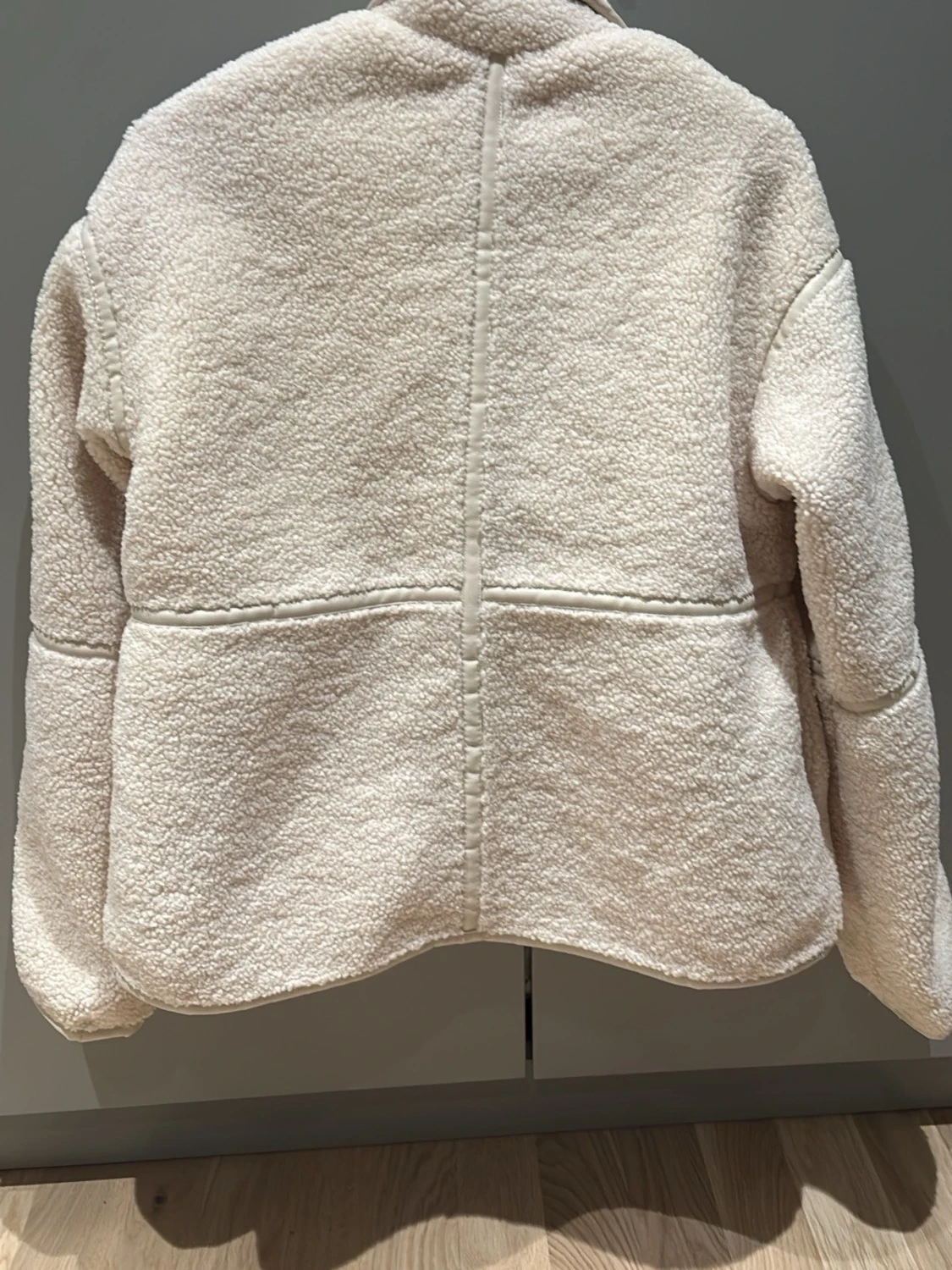 Beige teddyjacka från Nelly - 1