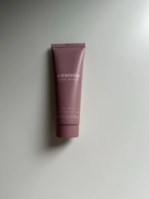 Kylie Jenner bodylotion  - 75 ml. Aldrig använd. 