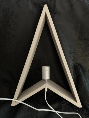 Star trading Trätriangel 51 cm längd  - Trätriangel i bra skick, grå 51 cm