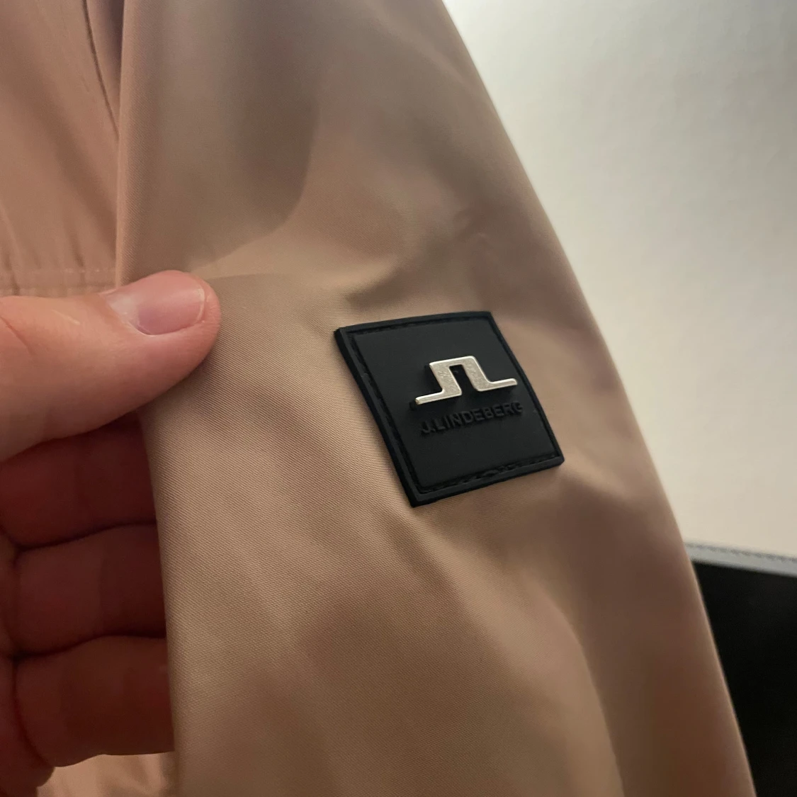 Beige vindjacka från J.Lindeberg M - 1