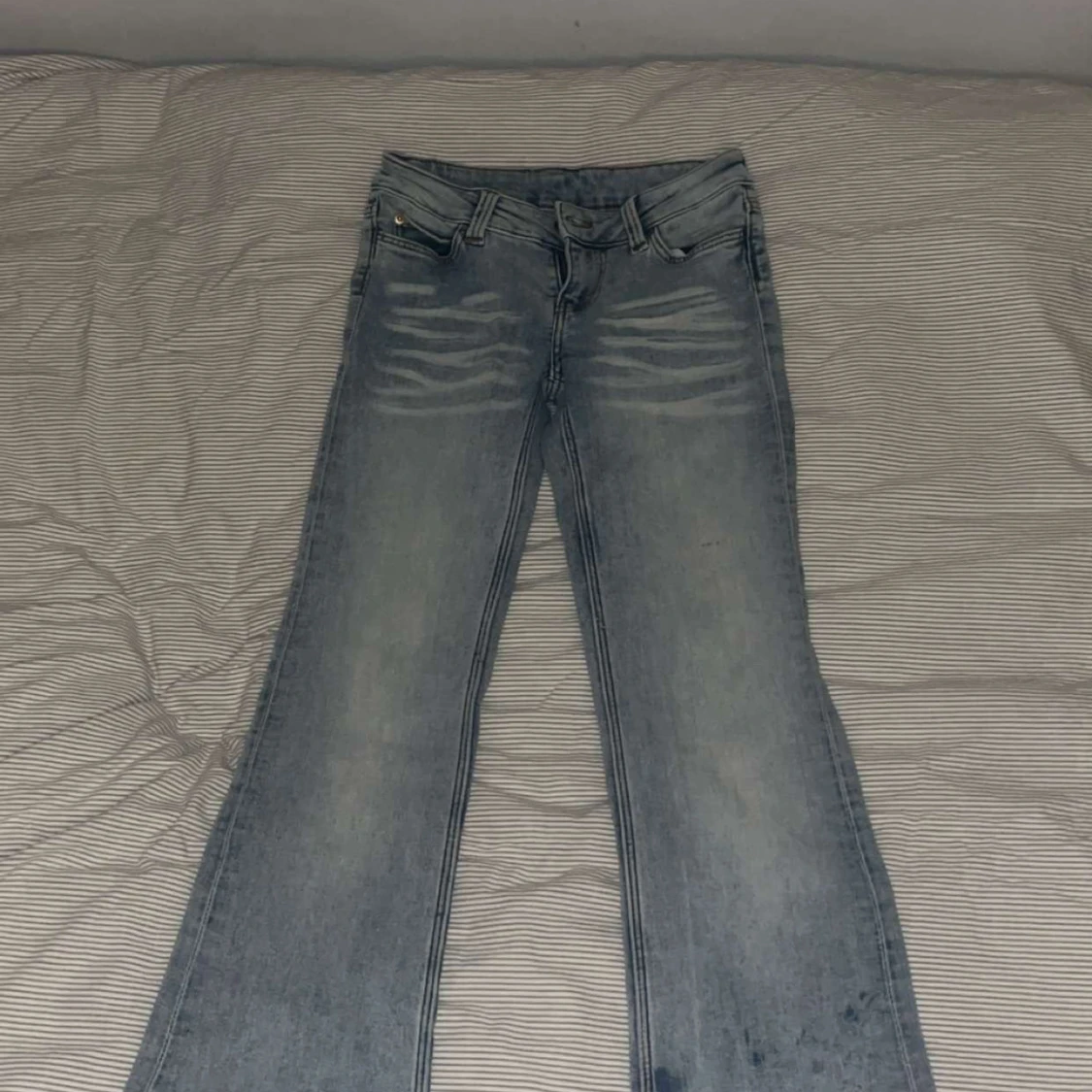 Ljusblåa weekday jeans