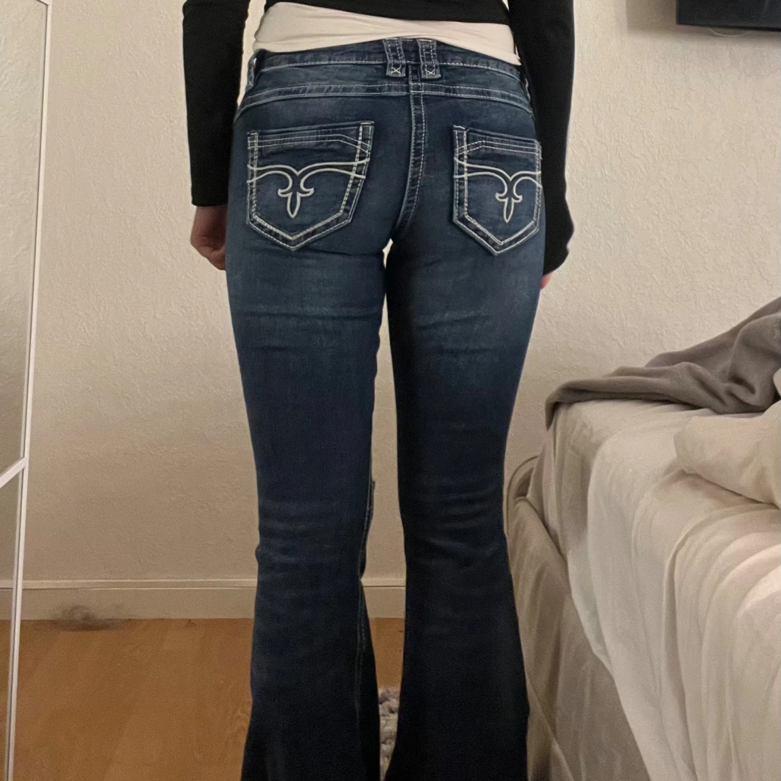 Lågmidiande bootcut jeans - 3