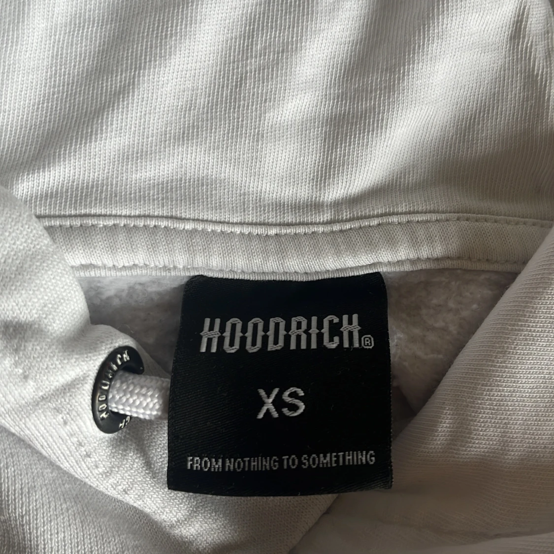 Vit hoodie från Hoodrich med tryck - 4