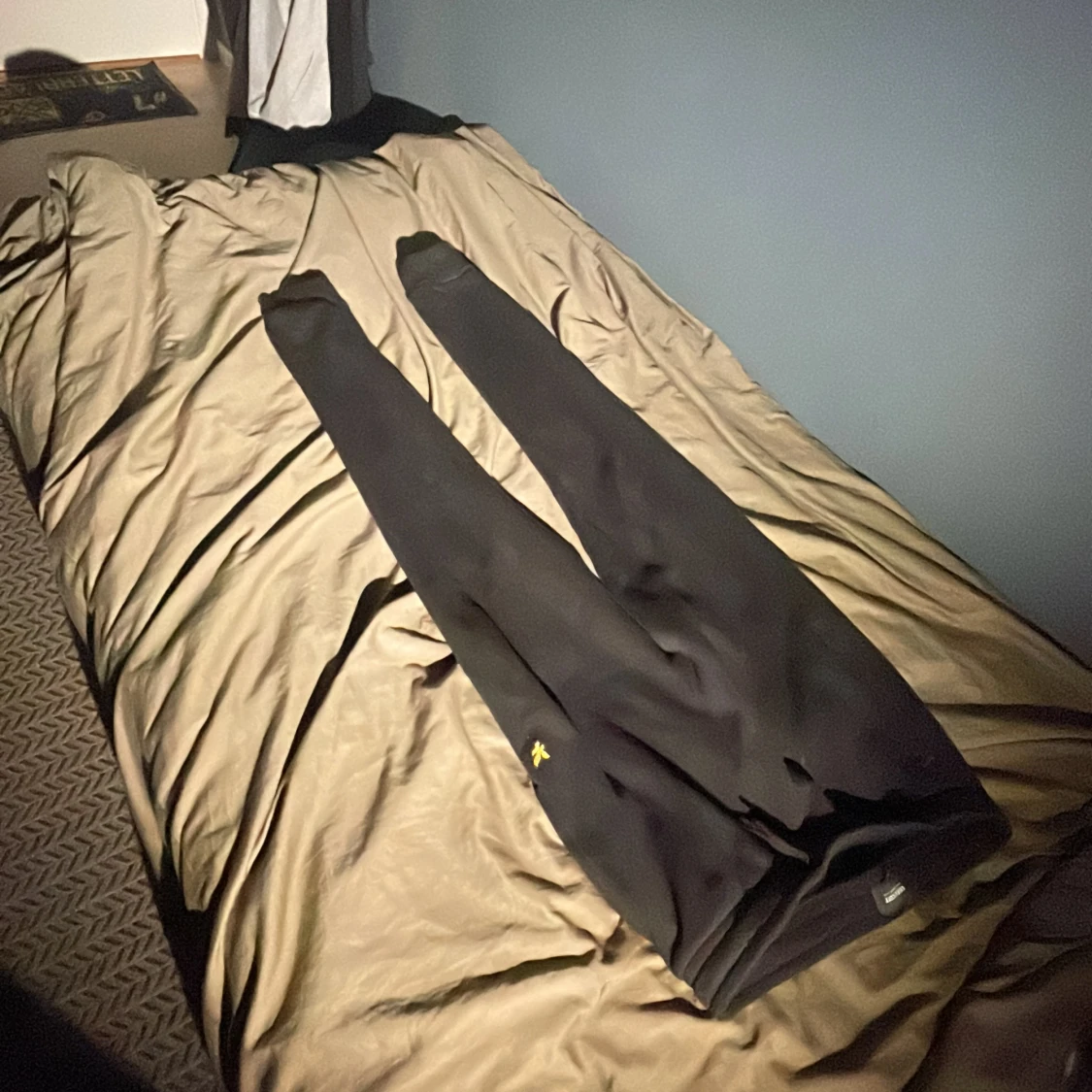 Svarta mjukisbyxor från Lyle & Scott - 1