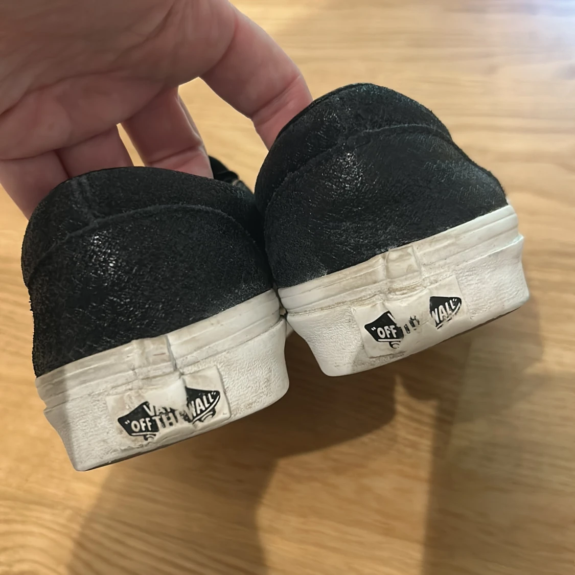 Svarta Vans slip-on sneakers - 2