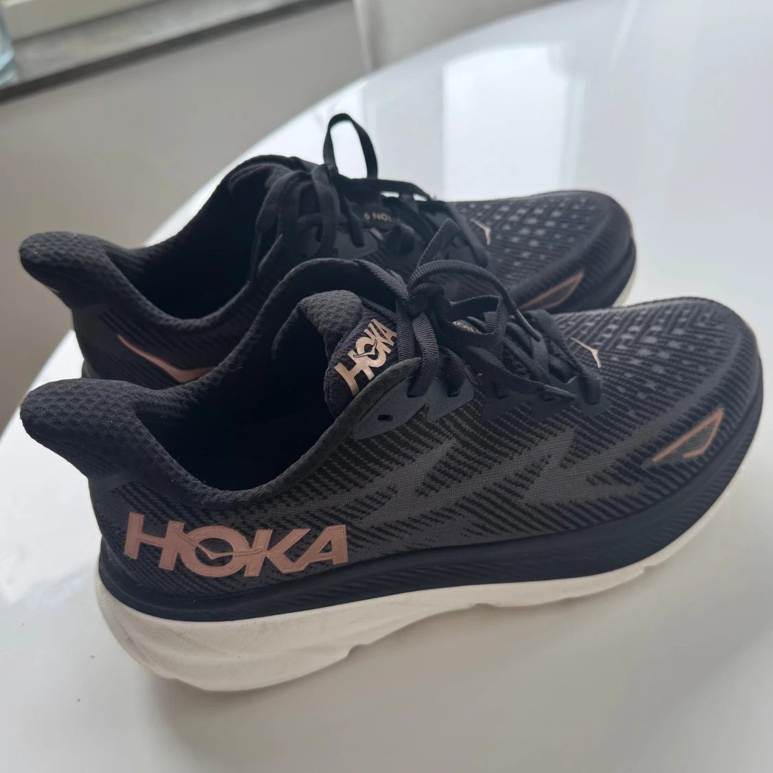 Svarta Hoka Clifton 9 sneakers - 1