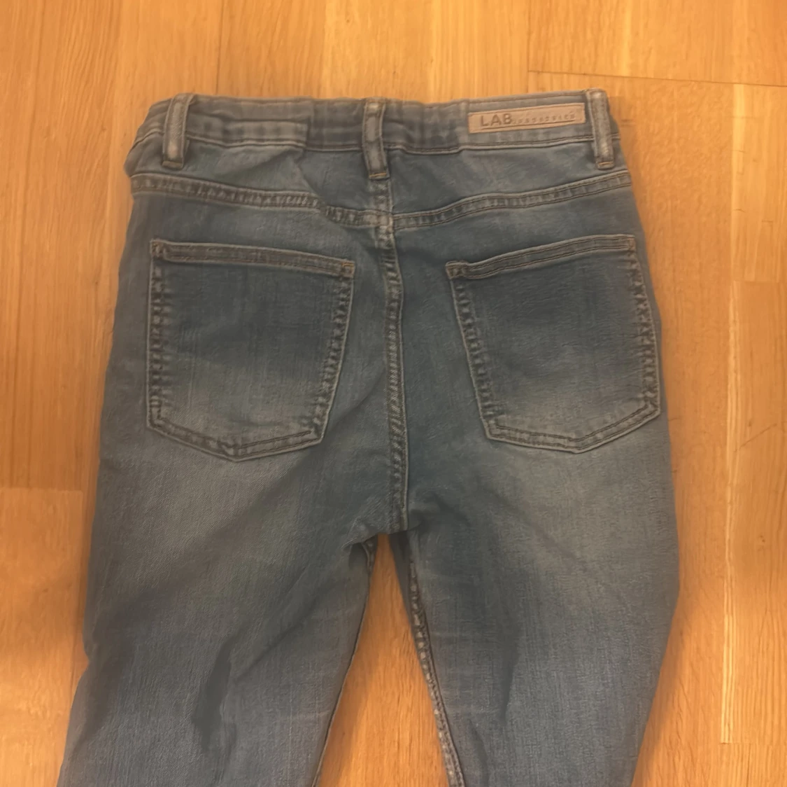 Blå bootcut jeans från LAB Industries - 3