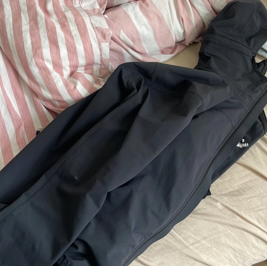 Svart vindjacka från Haglöfs strl S - 1