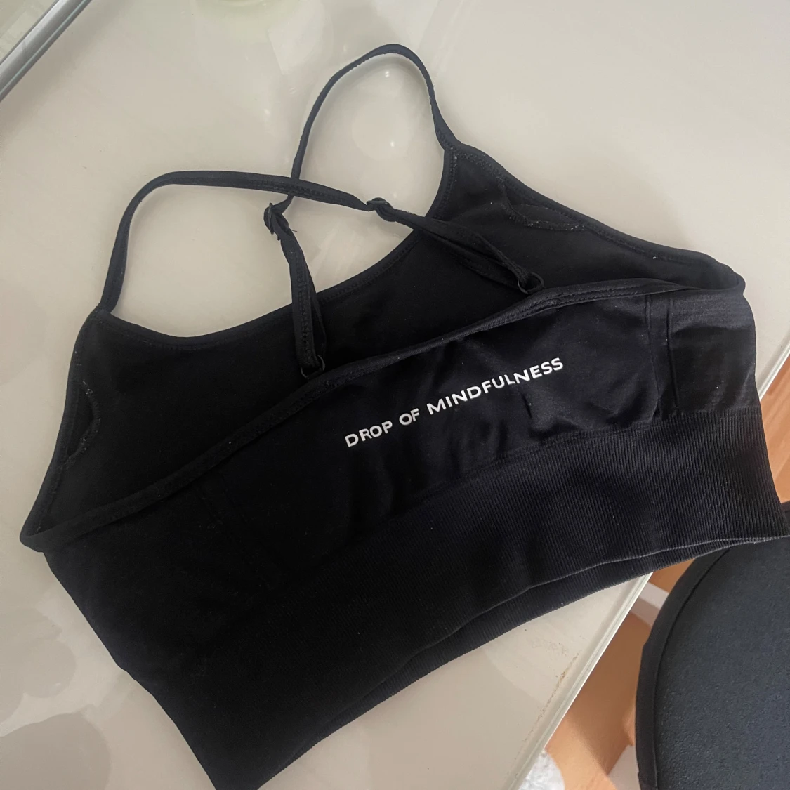 Svart linnetopp från Drop of Mindfulness - 1